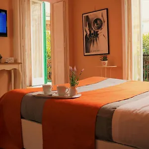 3* Bed & Breakfast Amedeo Square